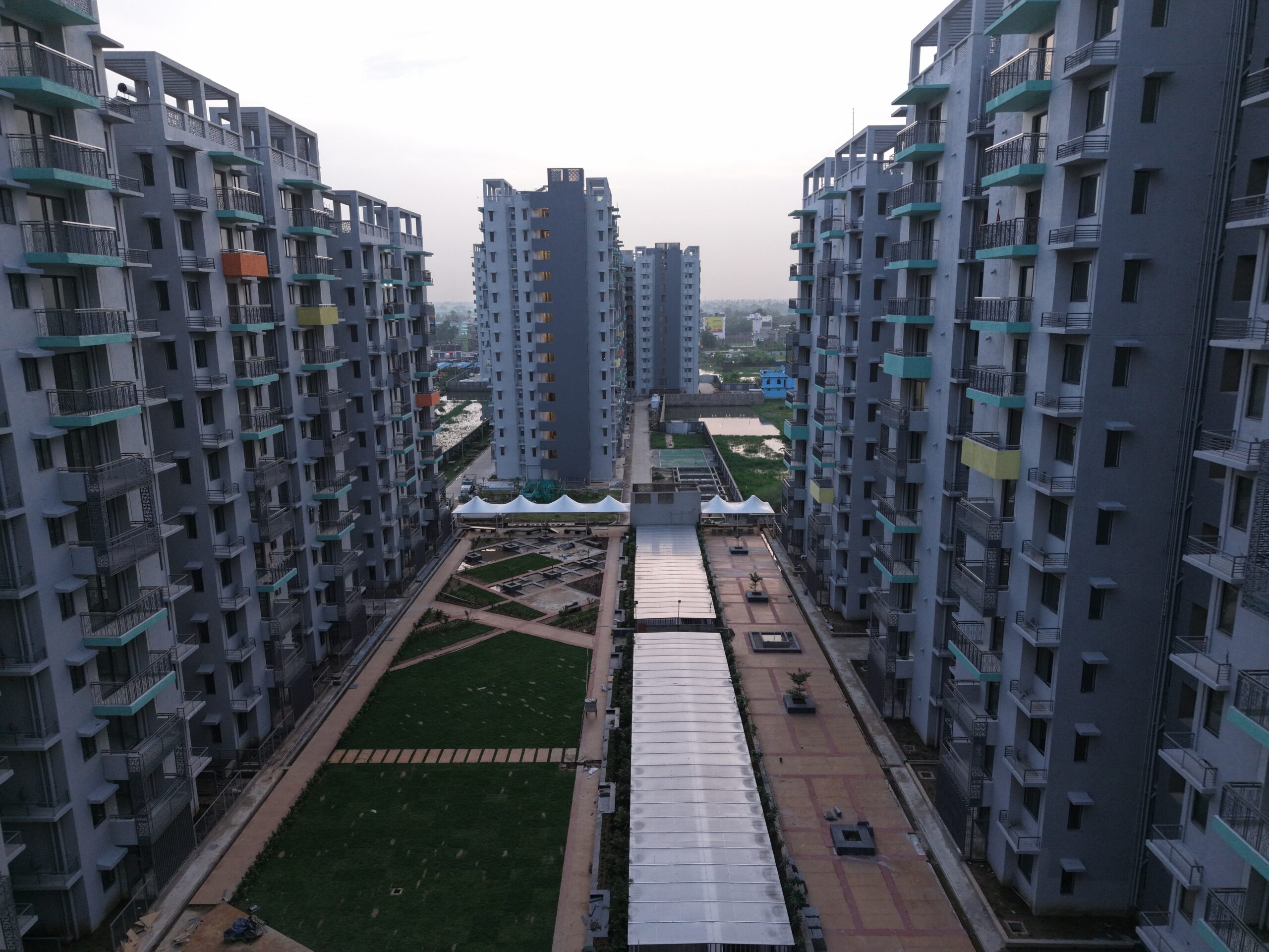 Luxury apartments in Patna – Saakaar Aqua City with modern amenities and landscaped views