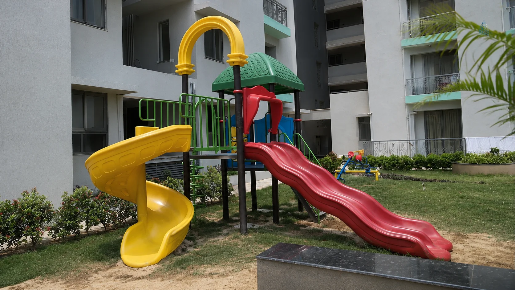 saakaar-aqua-city-kids-playground-slide