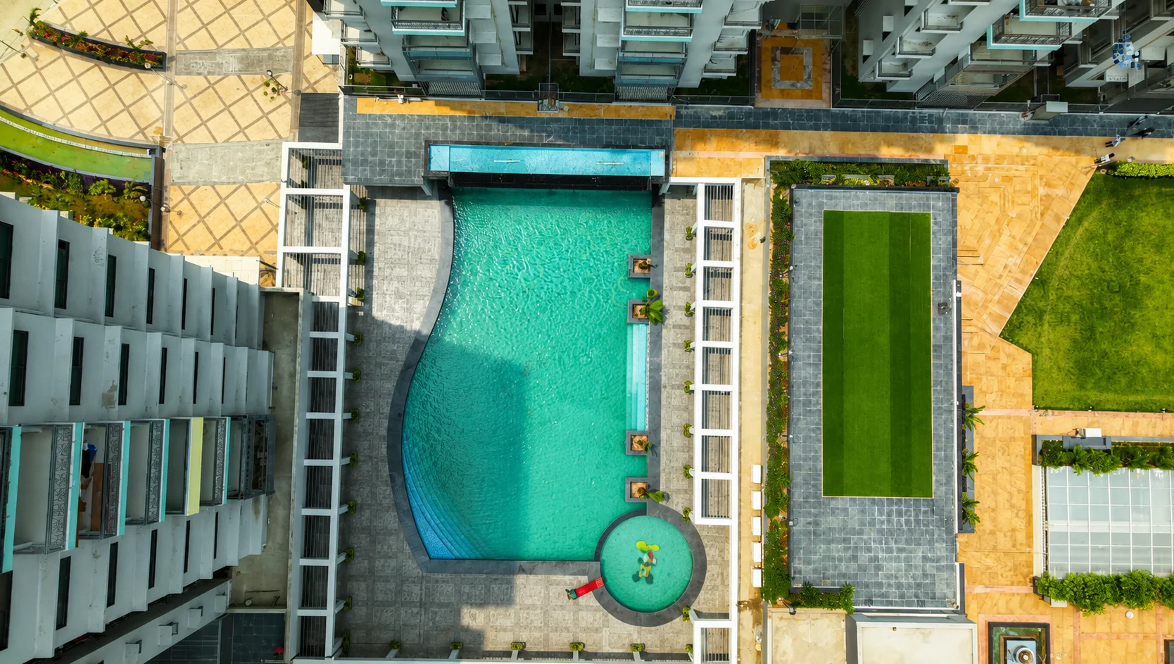 saakaar-aqua-city-swimming-pool-facility